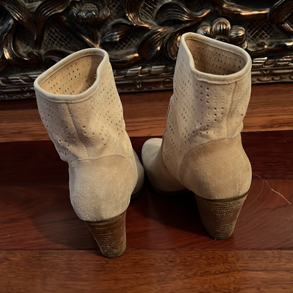 Enzo Angiolini Nude Booties - Picture 5 of 6